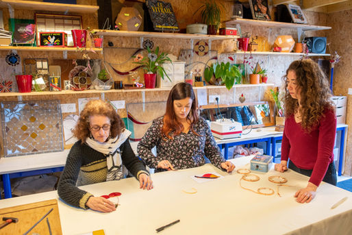 Cyndie vitrail au plomb couelurs vert ambre blanc (3).jpg