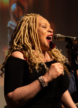 Larhonda Steele