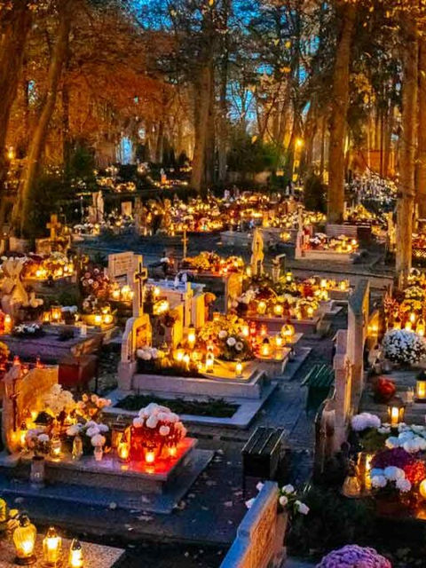 Święto zmarłych " Dzień Wszystkich Świętych " z Naszej perspektywy.