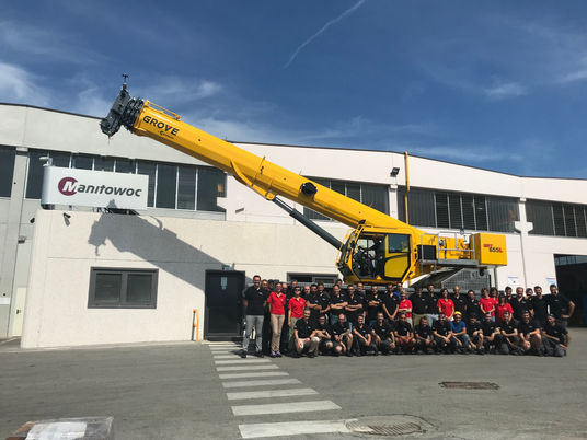 Se rapprocher du client — Manitowoc a lancé la production de grues tout-terrain Grove en Italie