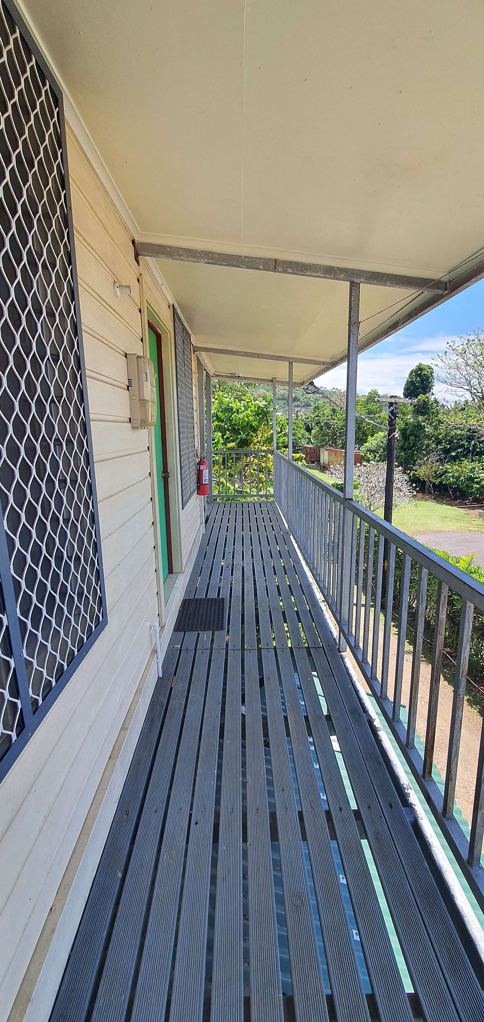Lynns Getaway Apartments Studio 46 Balcony 009 (1) (1)
