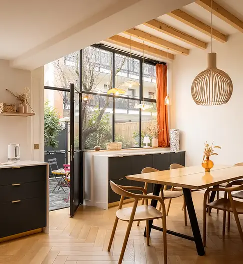 extension en ossature-bois d'une maison existante et rénovation intérieure au chesnay par tripode architecture