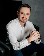 Dr. Ivan cardiologista e clínico geral em Montenegro