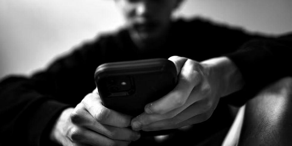 ¿Cómo saber si alguien es mayor de edad en internet?