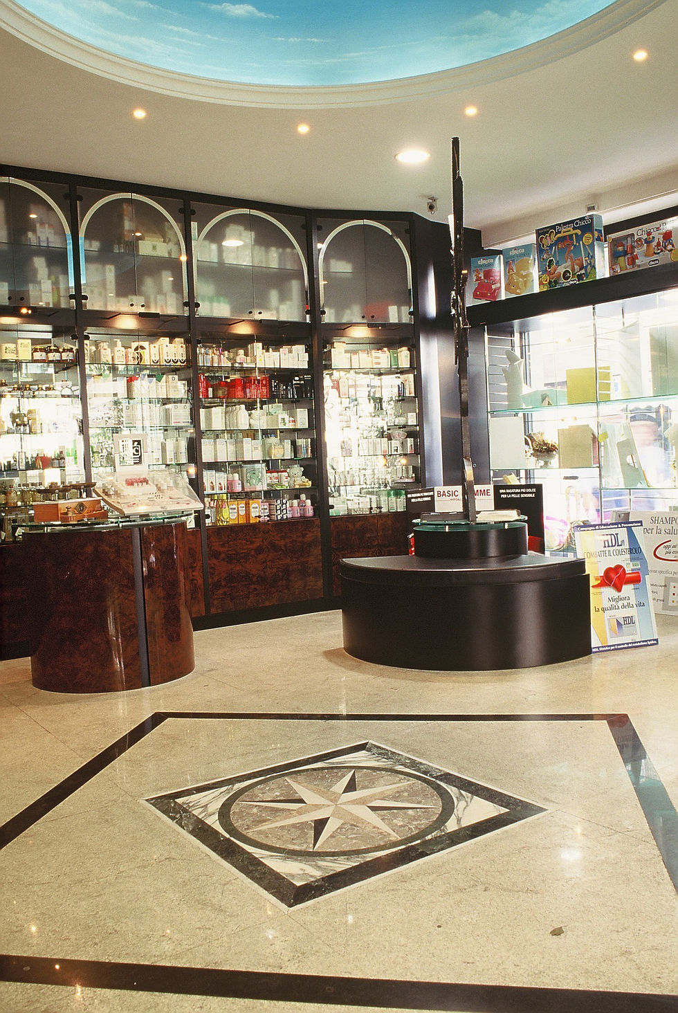 farmacia-Mattachione-allestimento-1994-2
