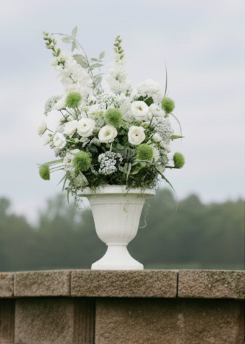 Beautiful luxury faux wedding florals in Middle TN using premium silks and real touch stems