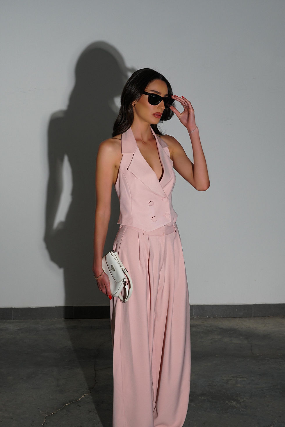 תמונה ממוזערת: חליפת מוניקה