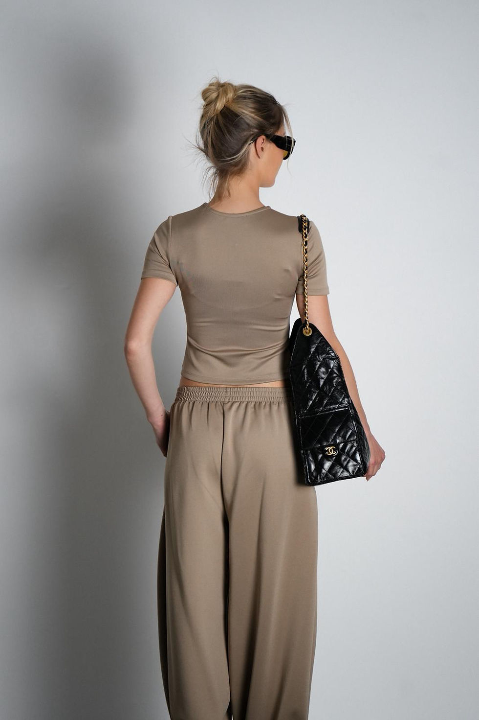 תמונה ממוזערת:  חליפת סופט 