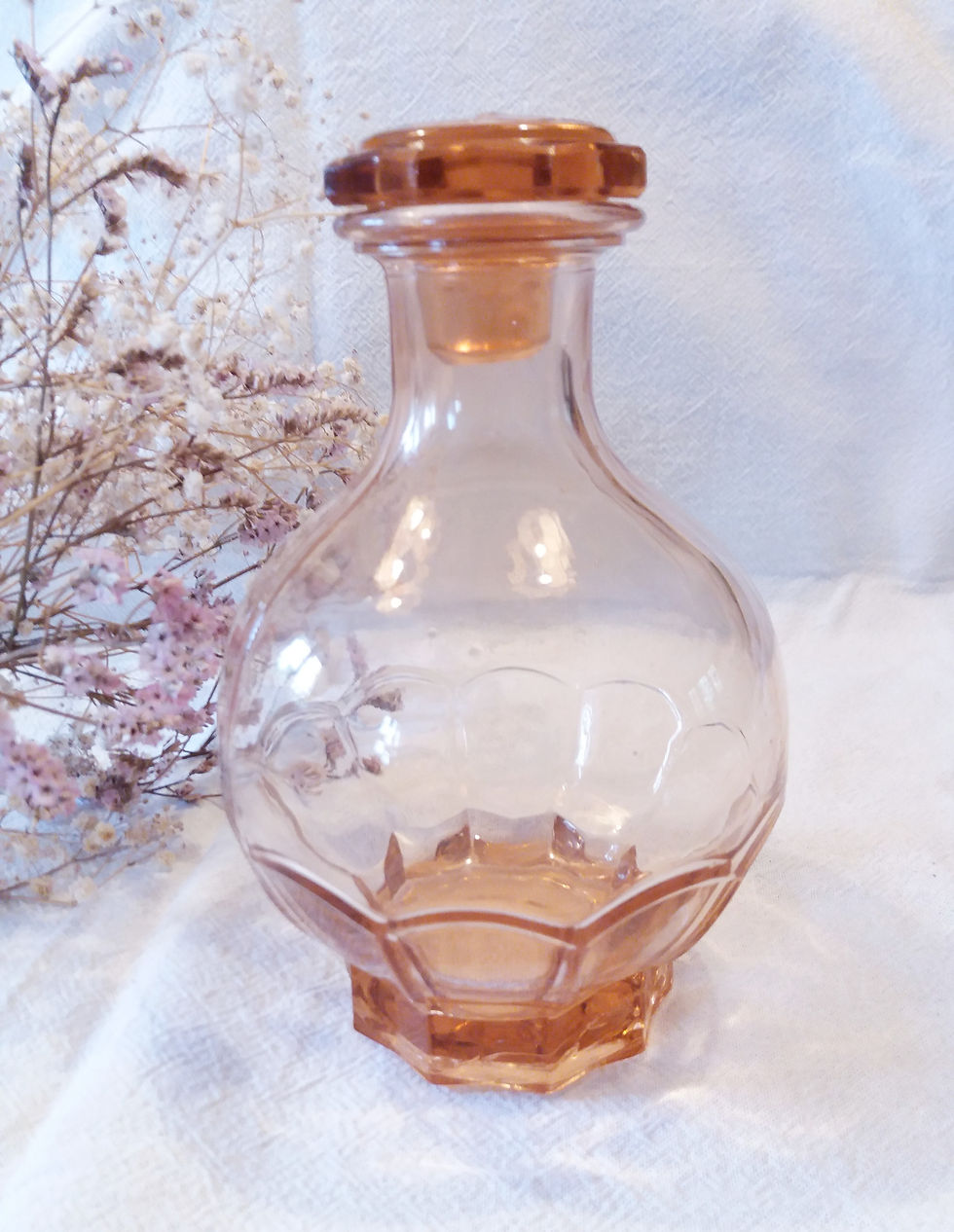 Miniature : Carafe en verre moulé rosé Luminarc - Années 50