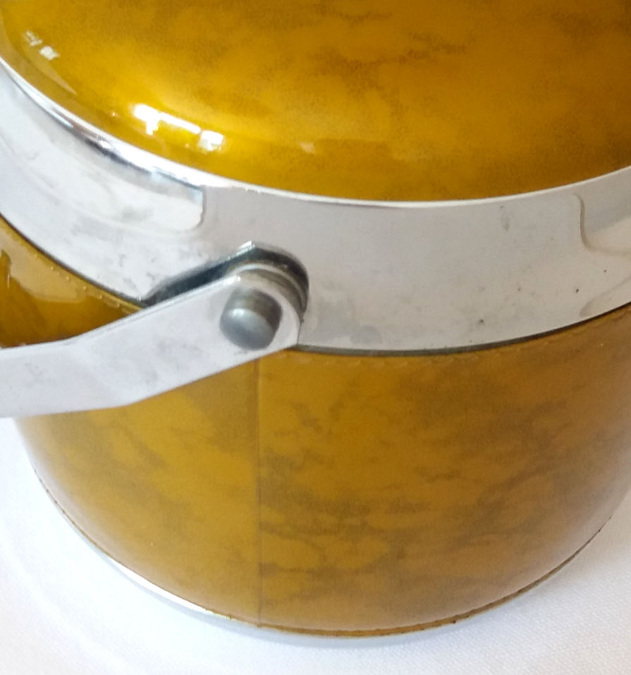 Miniature : Seau à glaçons en métal et plastique mordoré - Japon - Milieu XXe