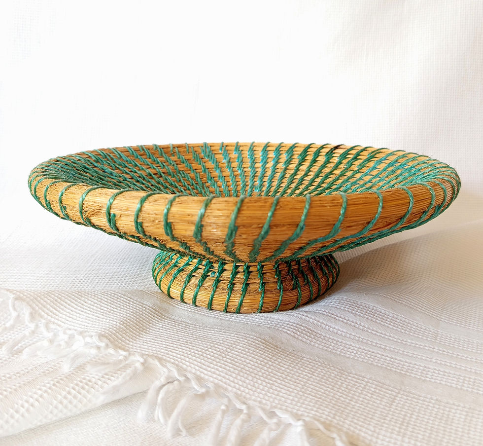 Coupe à fruits artisanale en herbes sauvages et cordes cirées