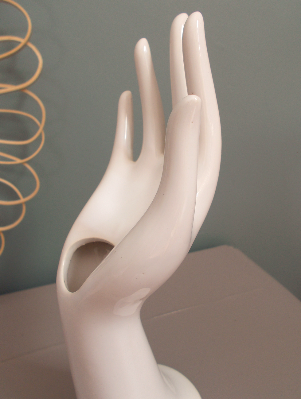 Miniature : Main soliflore - baguier vintage- blanche