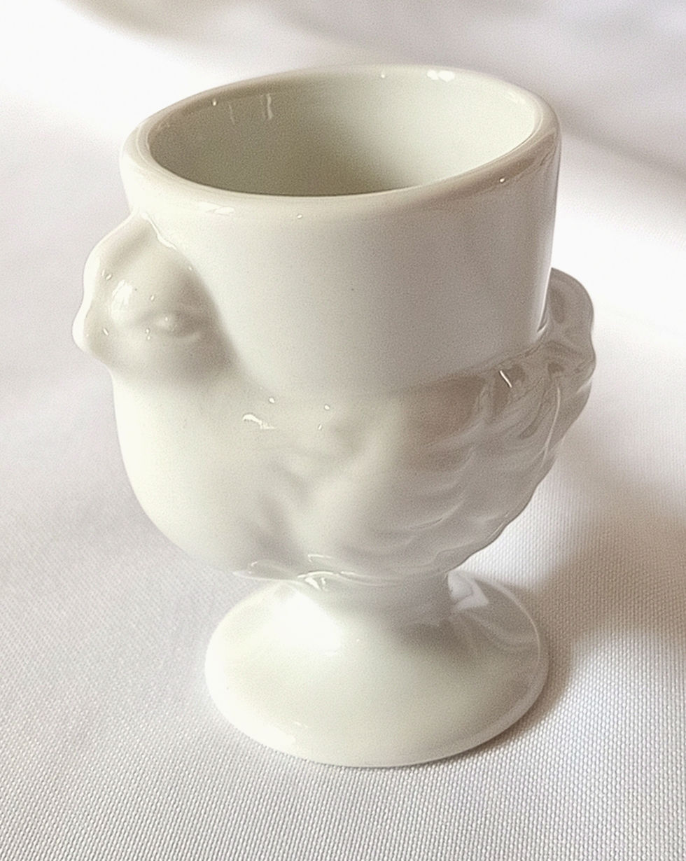Miniature : 4 coquetiers en porcelaine blanche forme poule