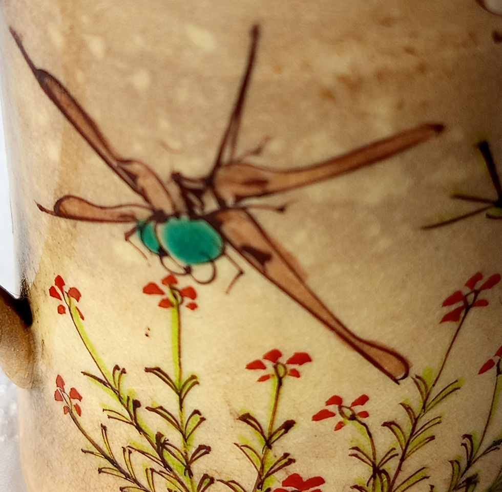 Miniature : Petit pot à anse en faïence fleurs et insectes Japon Fin XIXe - début XXe