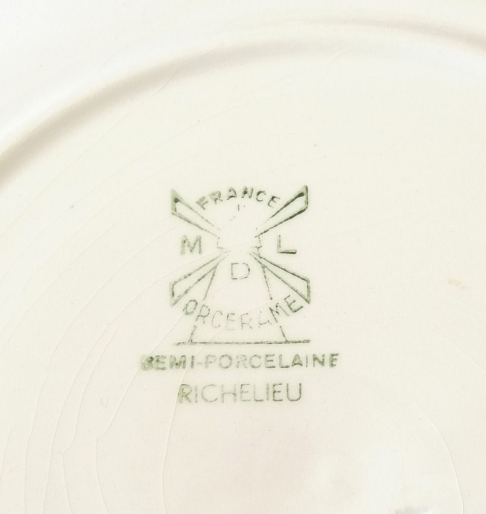 Miniature : 9 assiettes à dessert Moulin Des Loups Orcerame- Décor Richelieu doré et rouge