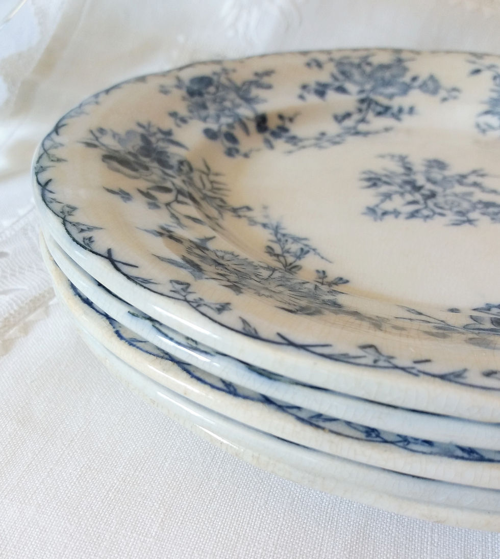 Miniature : Cinq assiettes à dessert "Bertha" bleues Sarreguemines - Fin XIXe siècle