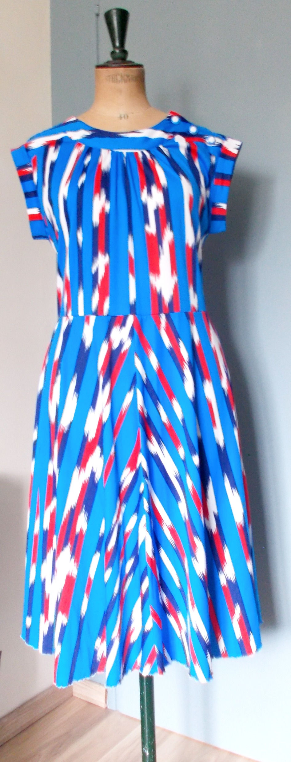 Robe vintage en jersey bleu, blanc, rouge- Taille 42