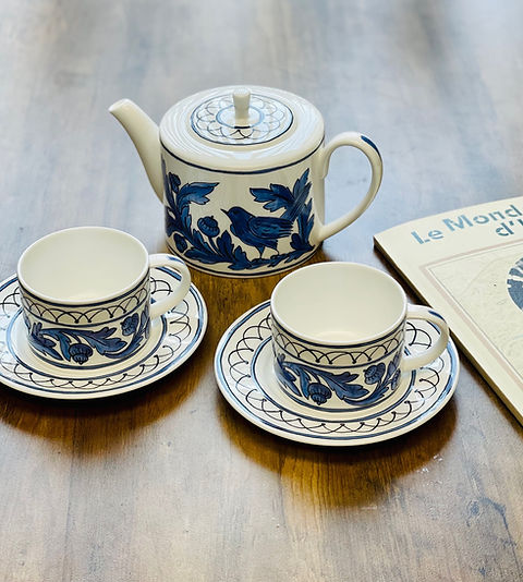Gift Set - Twig NY Blue Bird Tea Pot and 2 Cup&Saucers | NYC-2U
