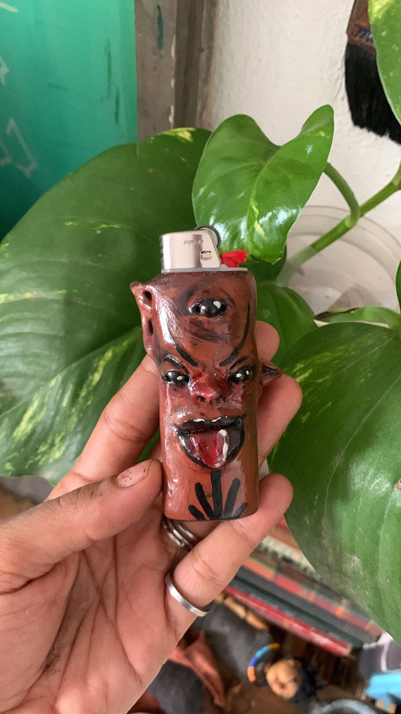 Miniatura: Porta isqueiro artístico