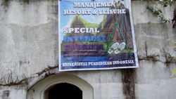 Gn. Putri : Bangunan Tua