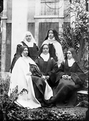 Teresinha, Celina, Paulina e a Madre