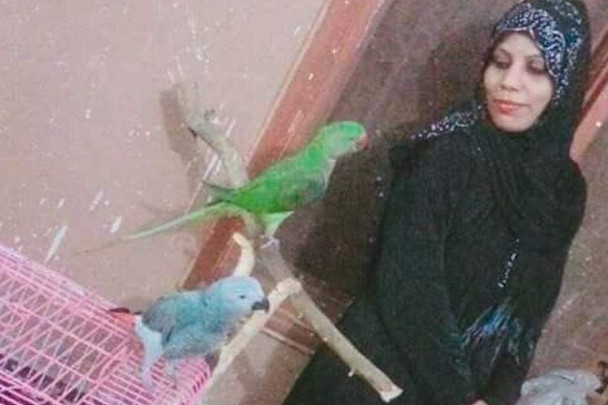 Asma, uma jovem cristã, é queimada e morta por se recusar a renunciar a sua fé para se casar, no Paq