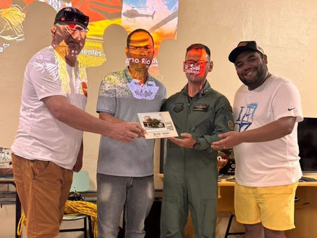 Edilson Heleno Holz Bento ministra palestra sobre eventos climáticos para alunos da escola General Osório em Pedro Osório