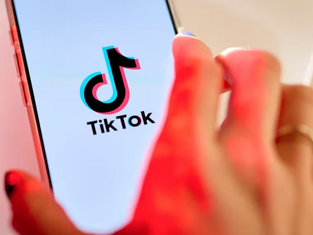 TikTok volta ao ar nos EUA após bloqueio; Trump promete adiar proibição