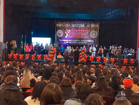 Proerd forma mais de 1.000 alunos em solenidade no Theatro Guarani, em Pelotas