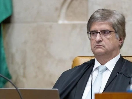 PGR defende prisão domiciliar para cabelereira acusada de pichar estátua da Justiça durante atos de 8 de Janeiro