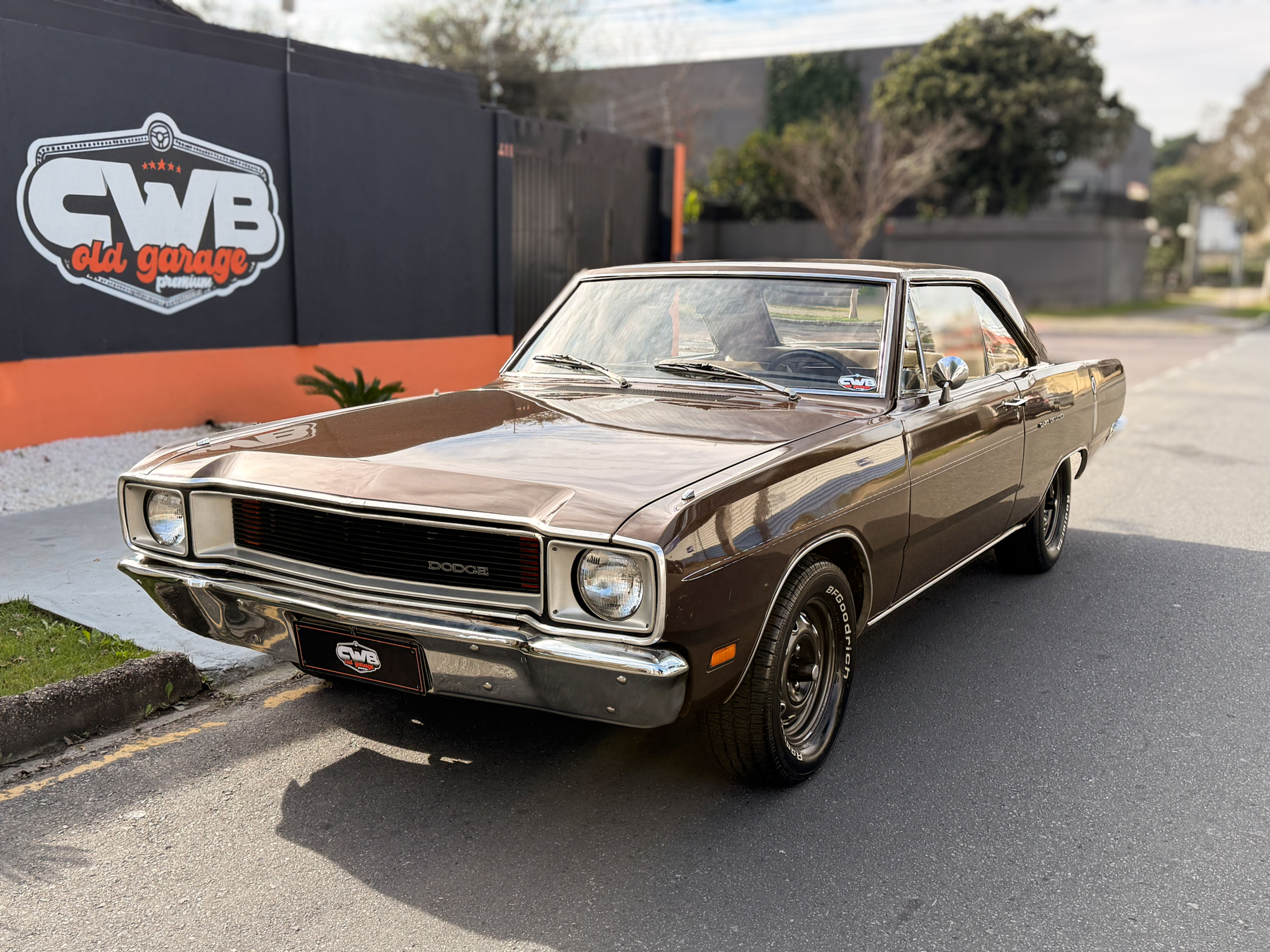DODGE DART 1975
