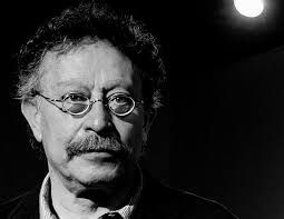 Bolívar Vinicio Echeverría Andrade (Riobamba, Ecuador, 2 de febrero de 1941 – Ciudad de México, México, 5 de junio de 2010) fue un filósofo latinoamericano, de origen ecuatoriano, y naturalizado mexicano. Fue profesor emérito de la Facultad de Filosofía y Letras de la Universidad Nacional Autónoma de México (UNAM).