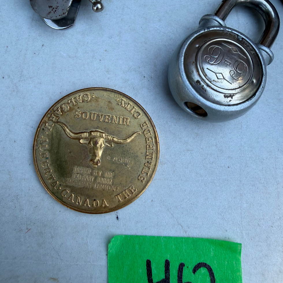 Thumbnail: MD - 462 - Asstd W/Wild Bill Hickok Sheriff Pin
