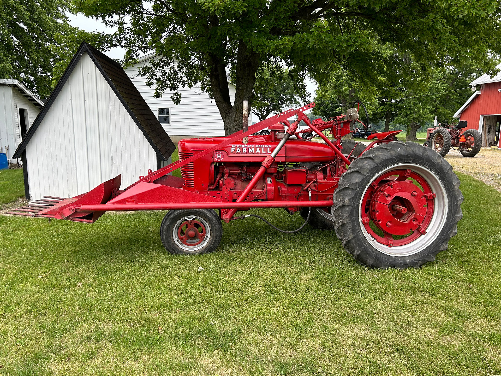 1950 Farmall H New Idea Loader Antique Tractor