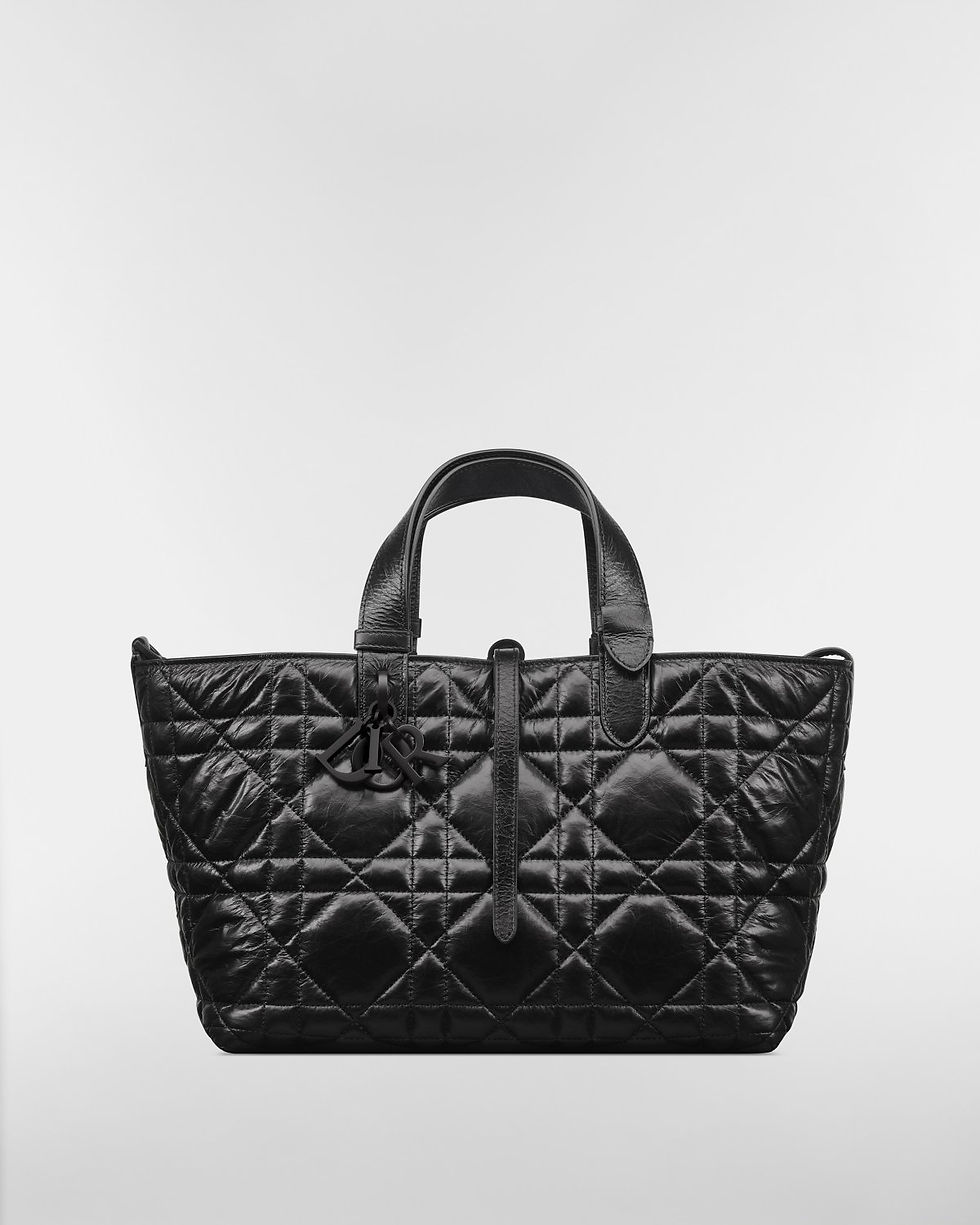 Thumbnail: Dior Toujours Medium bag in black crinkled Macrocannage calfskin – front view