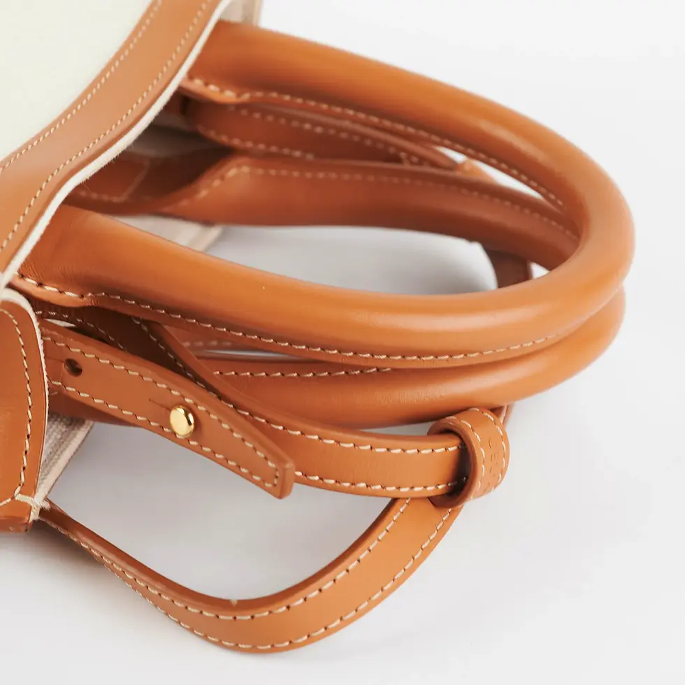 Thumbnail: Detachable tan leather shoulder strap of the Celine Cabas tote