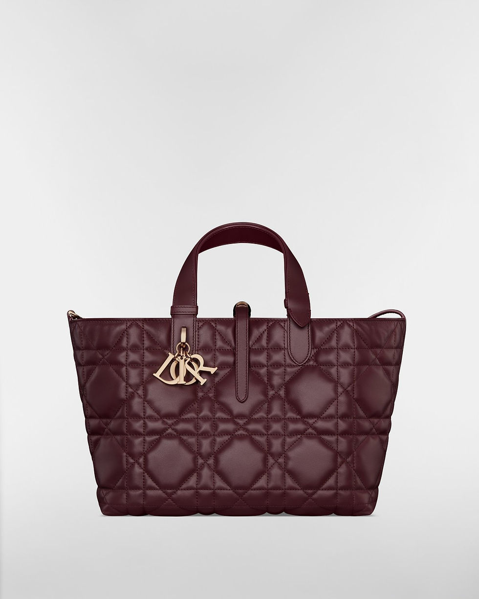 Dior Medium Toujours bag in Deep Amaranth Macrocannage calfskin – front view