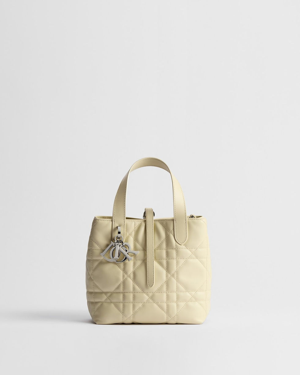 Dior Small Toujours Vertical Tote bag in vanilla calfskin – front view