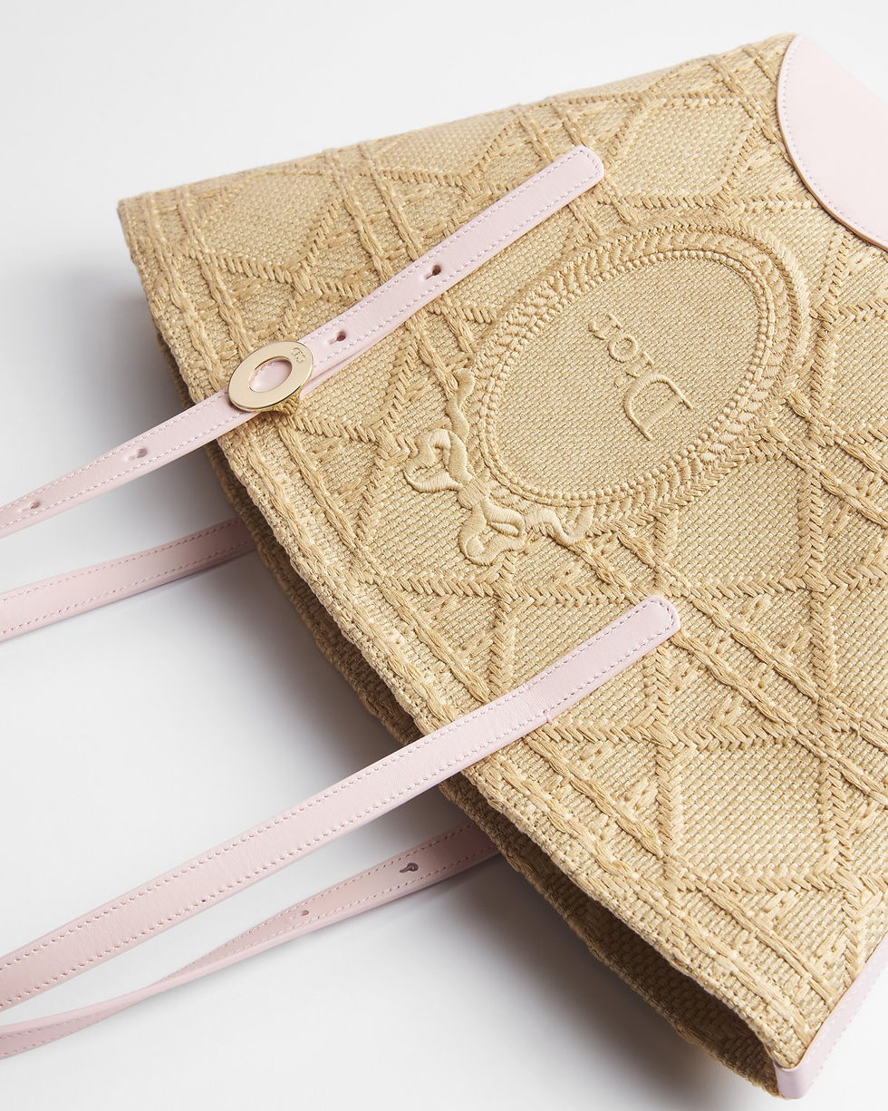 Thumbnail: Dior Dioriviera Small Blooming bag in beige raffia-effect Cannage with pink leather – view 4