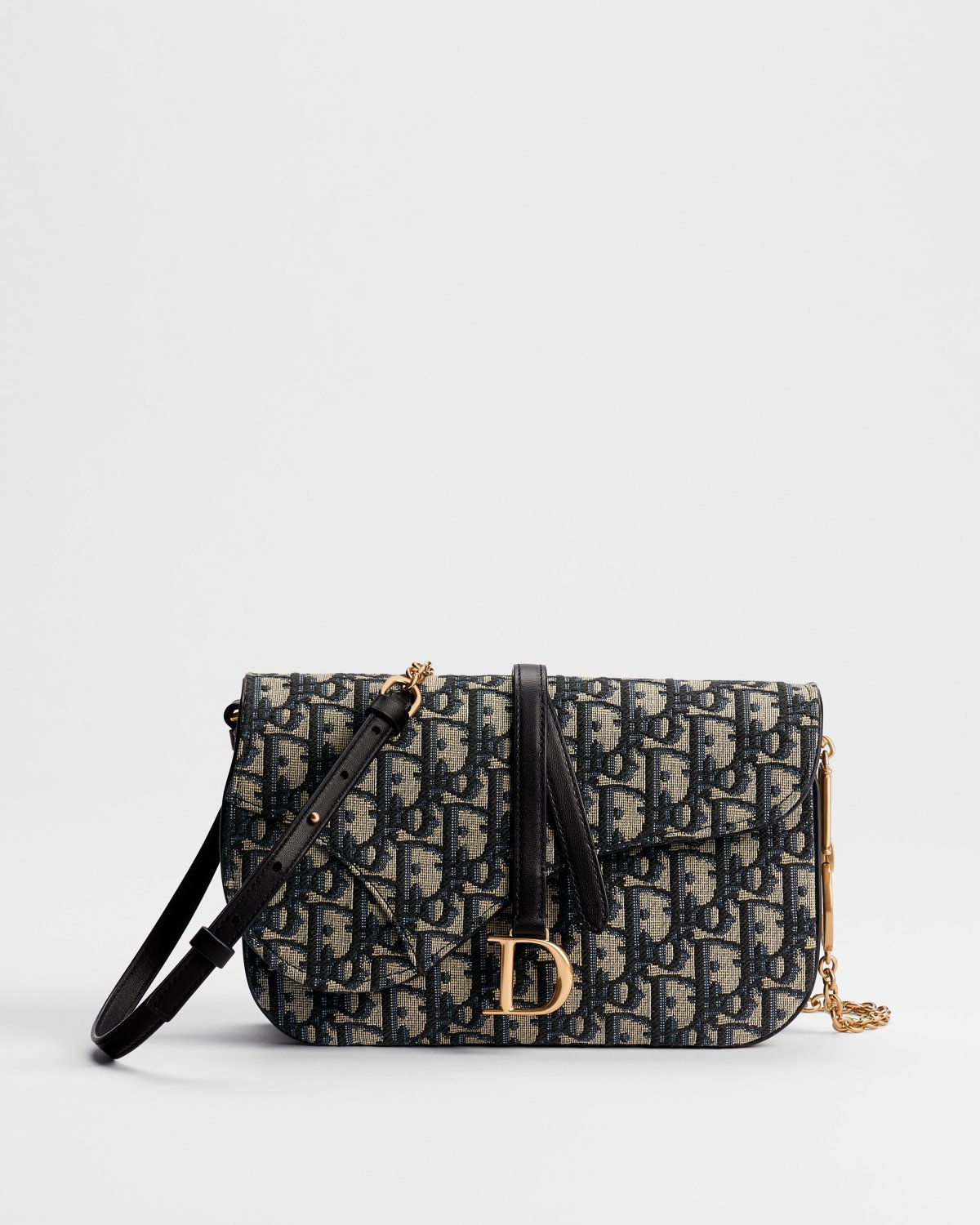 Dior Saddle Gallop Pouch with chain in blue Dior Oblique jacquard – front view