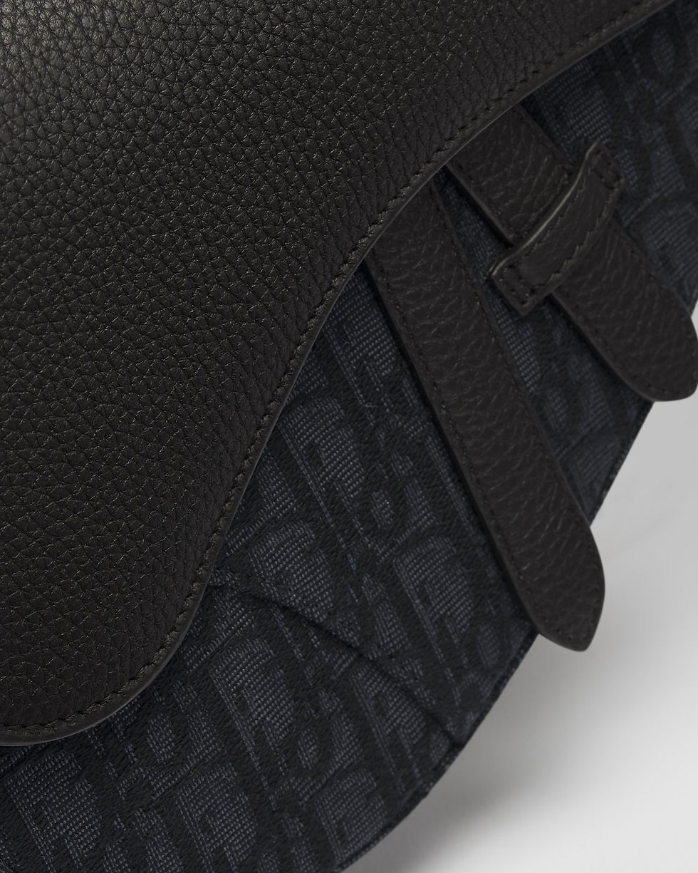 Thumbnail: Dior Saddle bag in black Dior Oblique jacquard and Taurillon leather – flap and jacquard detail