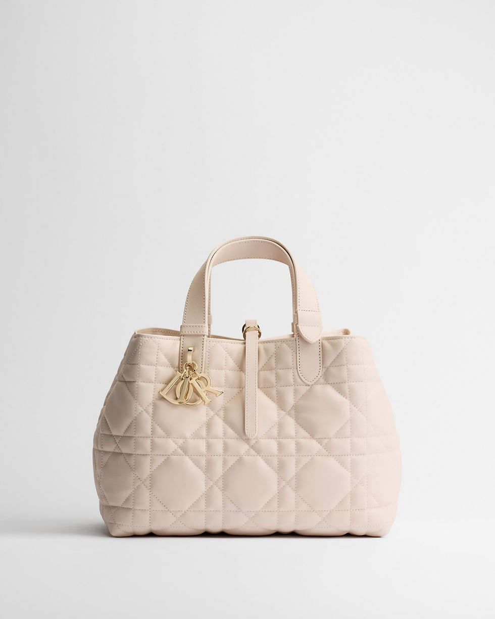 Dior Medium Toujours bag in Ballet pink Macrocannage calfskin – front view