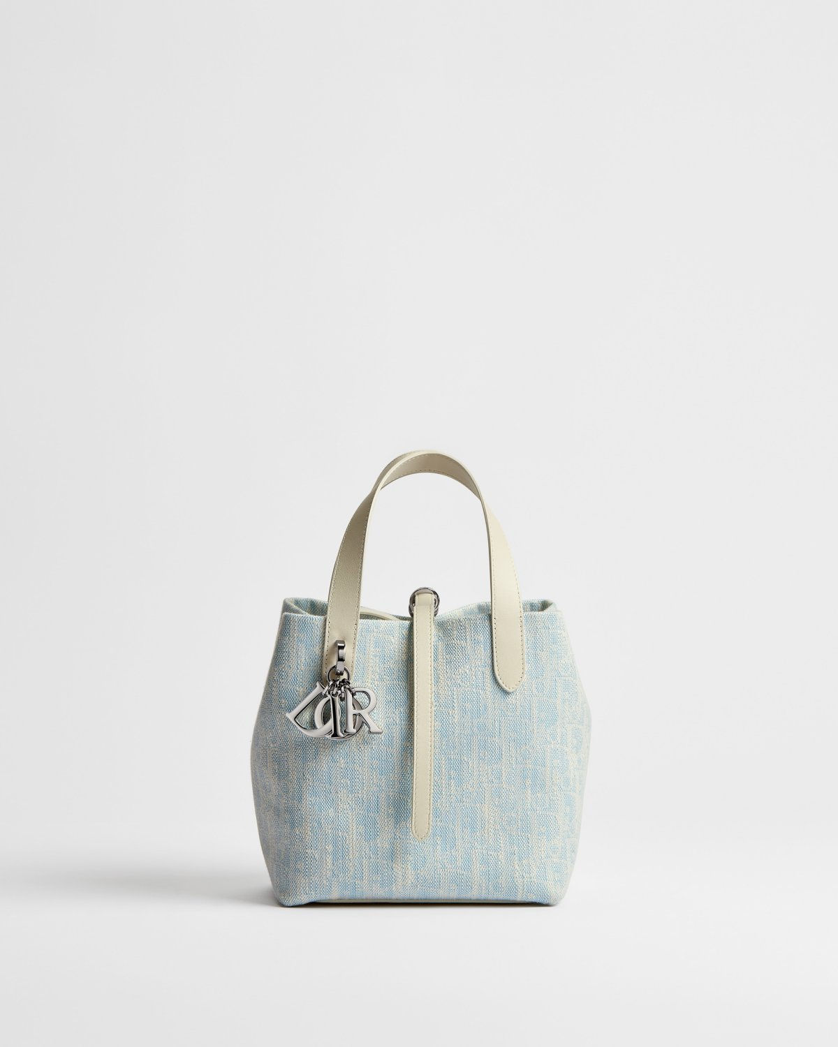 Dior Small Toujours Vertical Tote in blue Dior Oblique Washed jacquard – front view