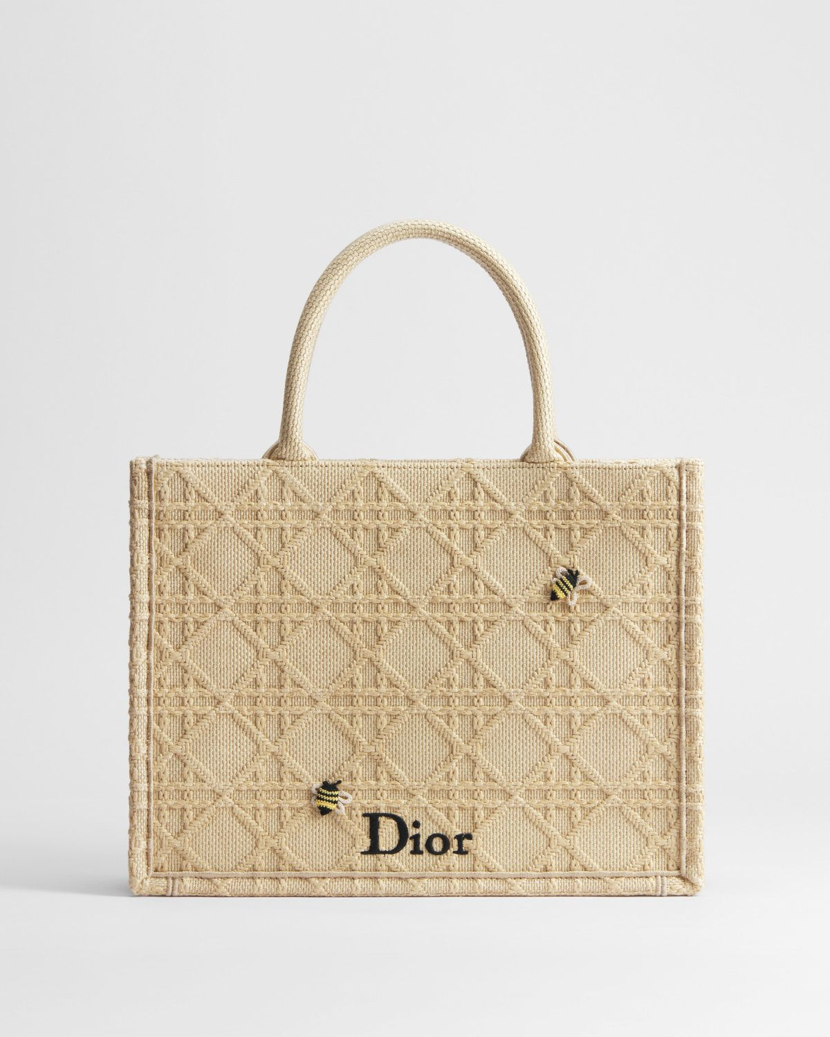 Dior Medium Book Tote with strap in beige raffia-effect Cannage embroidery – front view