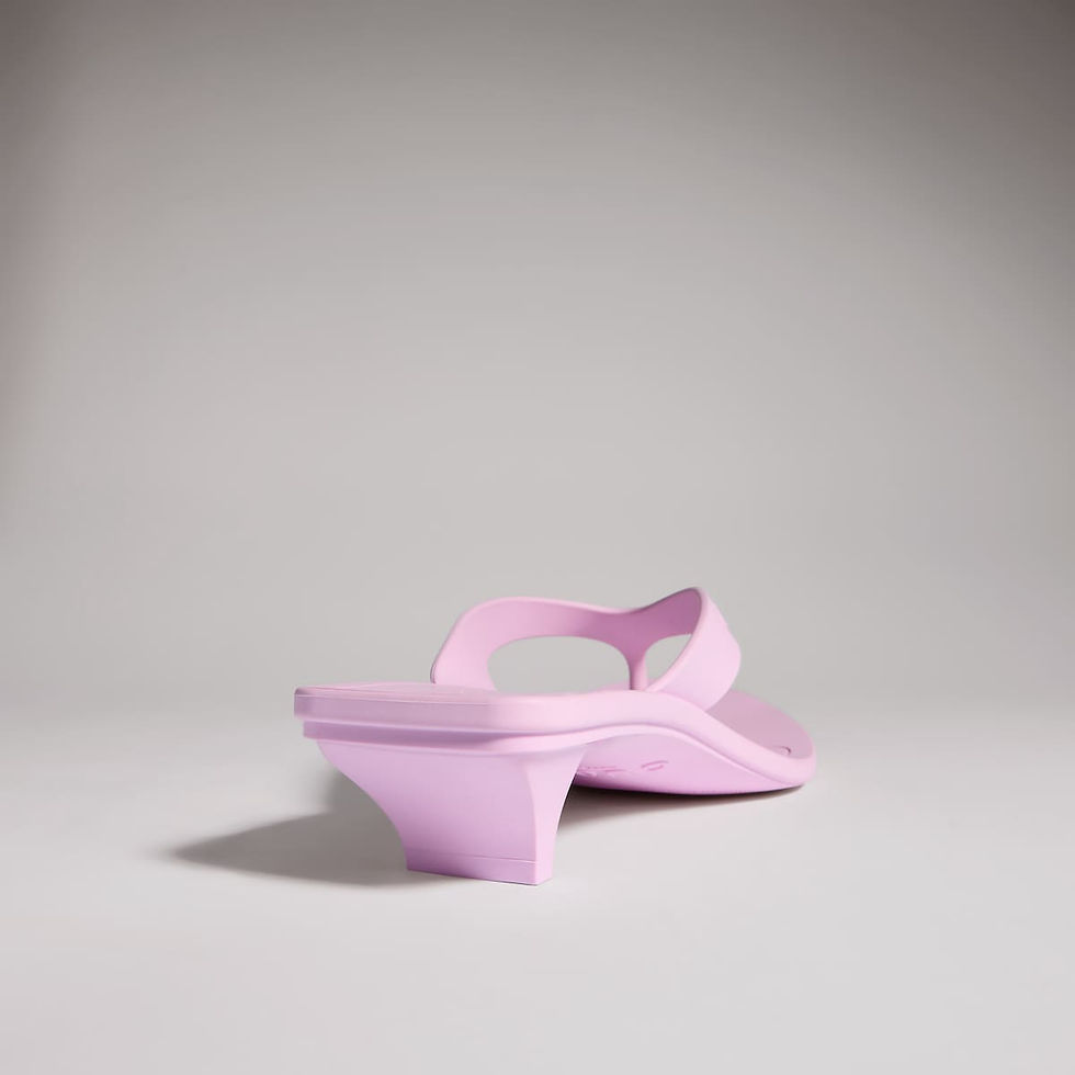 Thumbnail: Gucci Women's Vittoria thong - pink rubber
