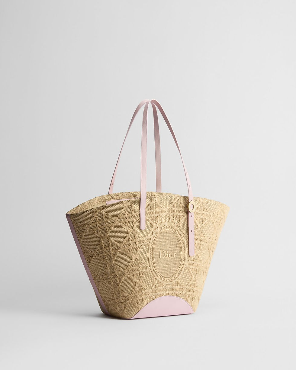 Dior Dioriviera Medium Blooming bag in beige raffia-effect Cannage with pink leather – view 2
