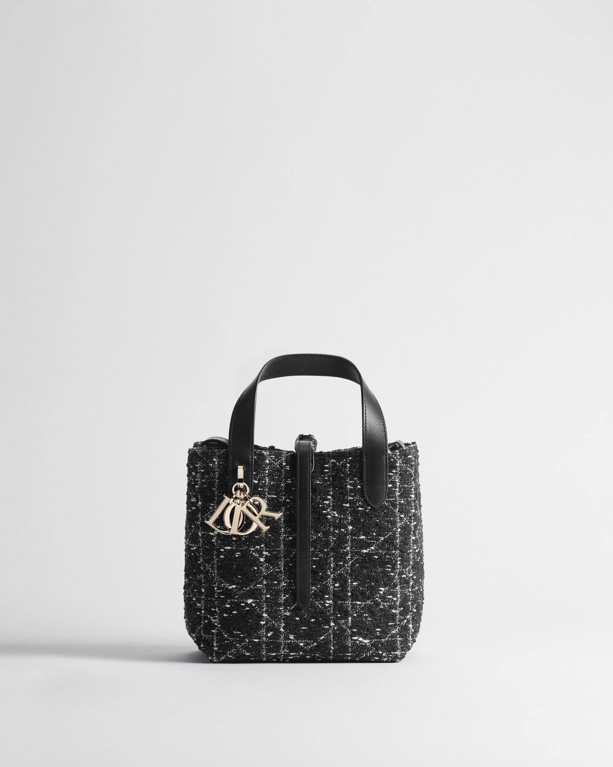 Dior Toujours Small Vertical Tote bag in black tweed with white Cannage motif – front view