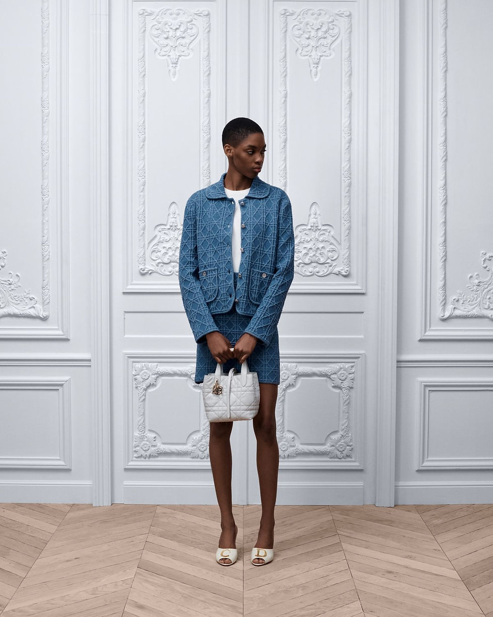 Thumbnail: Dior Small Toujours Vertical Tote bag in Gris Pietro gray calfskin – view 7