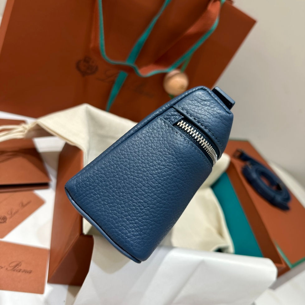 Thumbnail: Loro Piana Extra Pocket L19 engraved logo and side detail