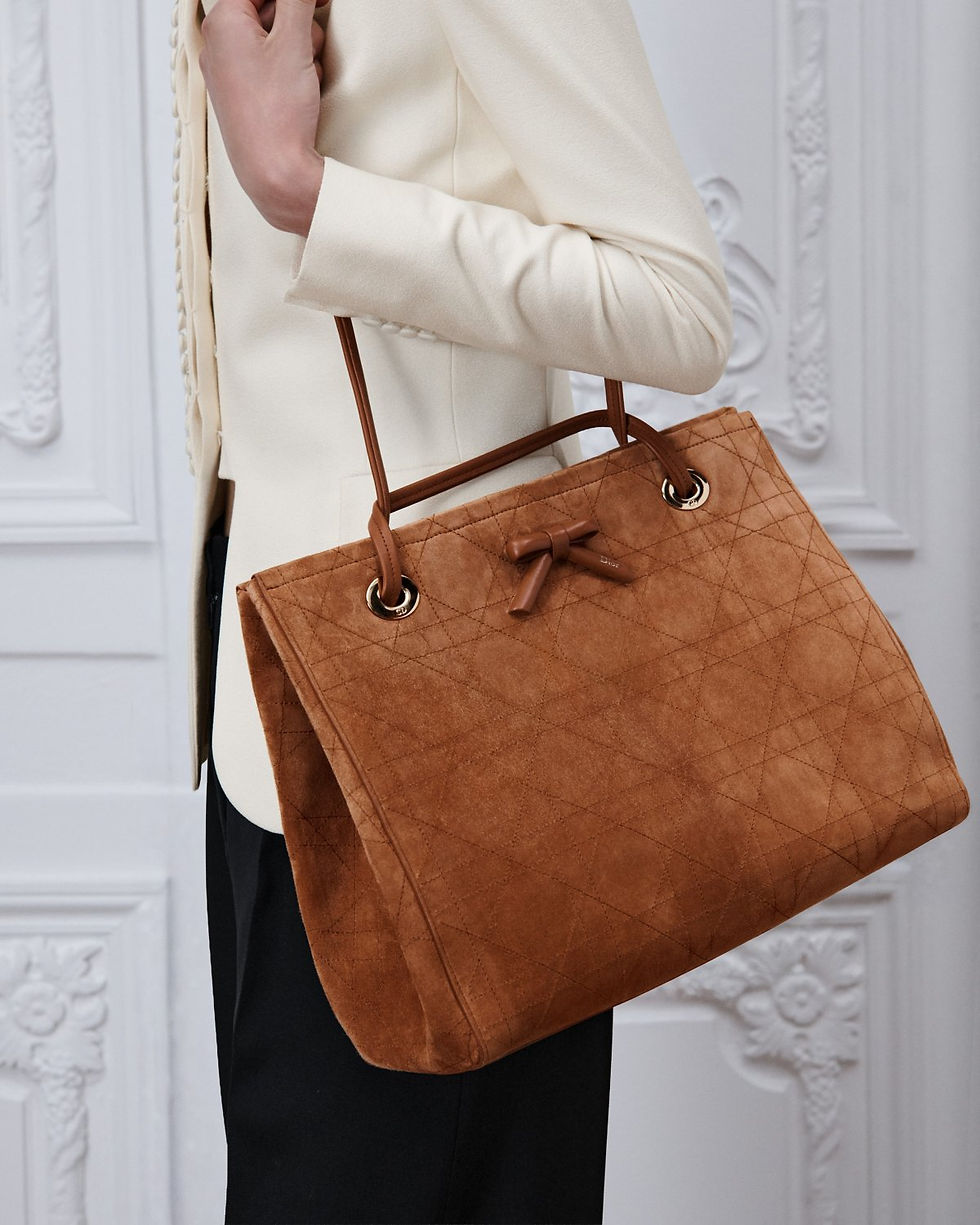 Dior Medium Promenade shopping bag in brown Flat Cannage suede calfskin – view 2